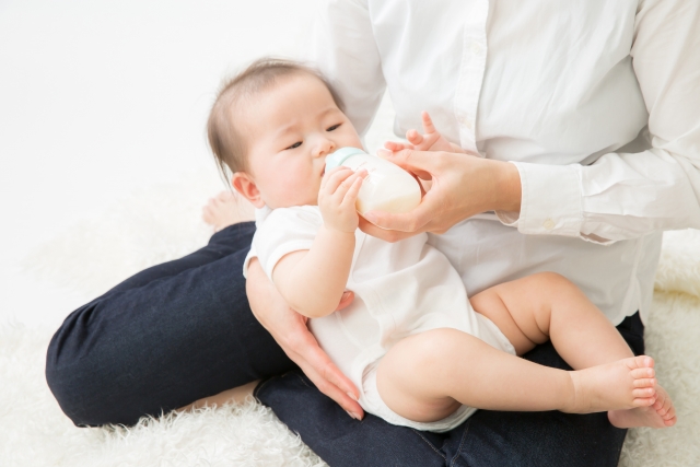 出産後の骨盤はやわらかく授乳やだっこでも歪む原因になります